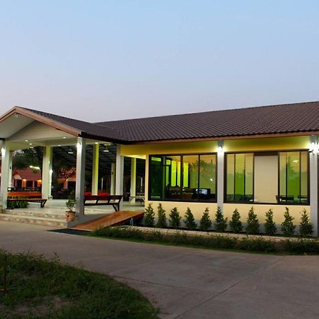 Bansuansiriwat Hotel Ban Tak Exterior photo