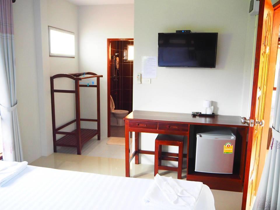 Bansuansiriwat Hotel Ban Tak Exterior photo