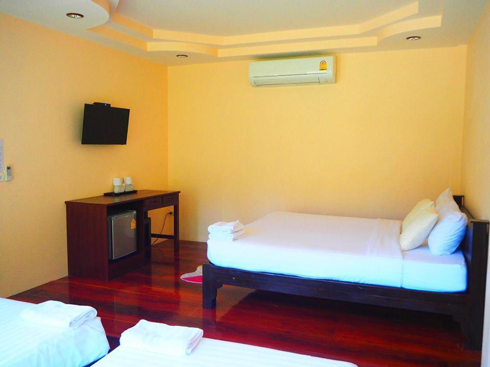 Bansuansiriwat Hotel Ban Tak Exterior photo