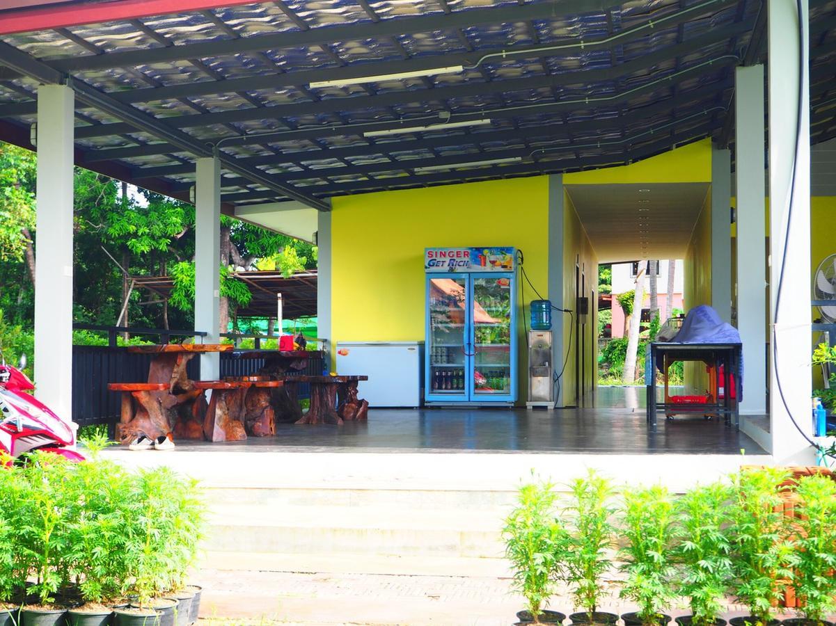 Bansuansiriwat Hotel Ban Tak Exterior photo